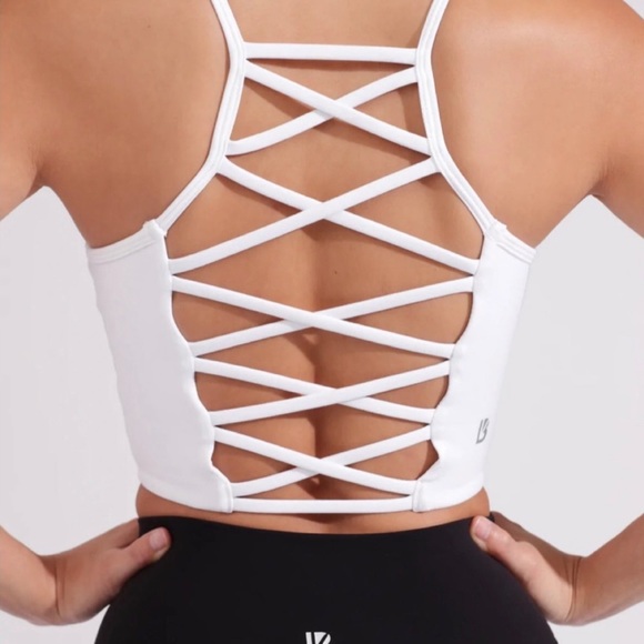 NWT BUFFBUNNY IVY CROP - WHITE S,M,L & XL - Picture 2 of 6